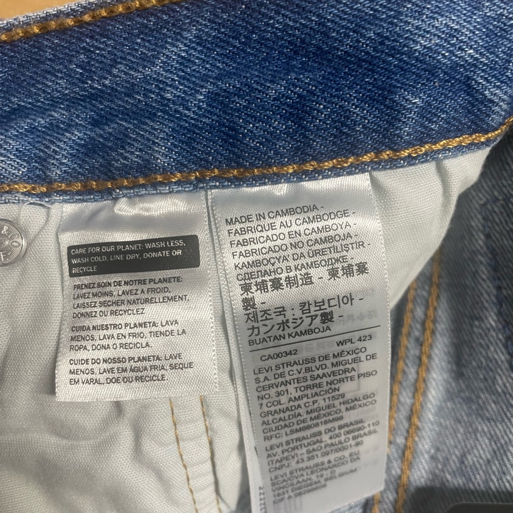 Levi's Women's Blue Denim Shorts - Picture 4 of 9